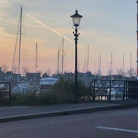 Вилла Gezellige Pipo Met Grote Schommel Aan Het Water Медемблик Экстерьер фото